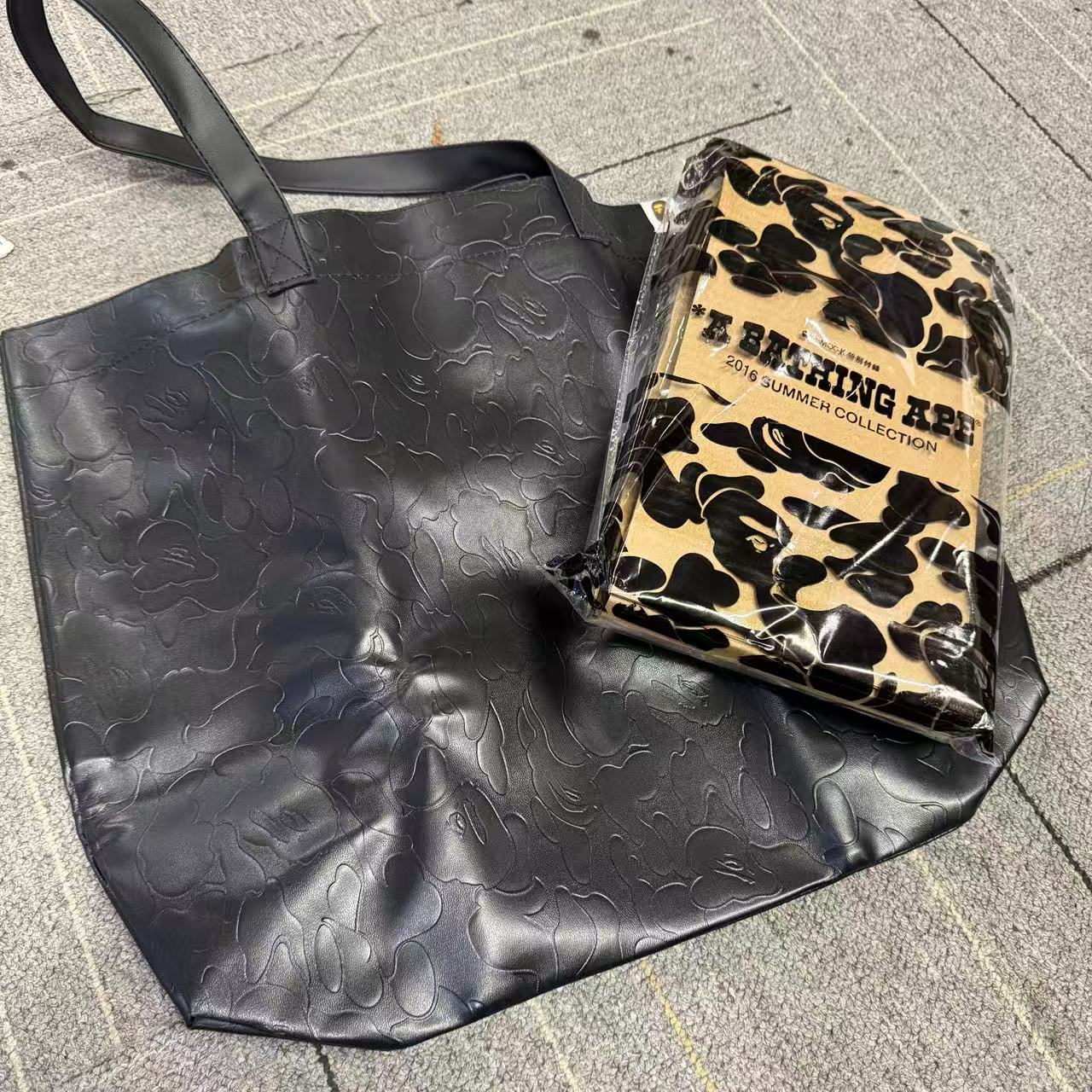 猿人头 （杂志附录包）浮雕单肩包 带包装 潮流周边 2505240104C