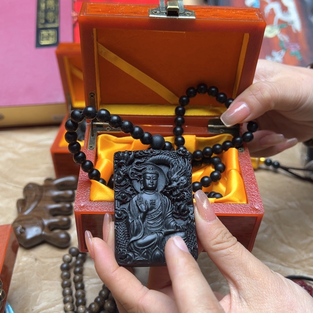 大叶紫檀（黑酸枝木类）