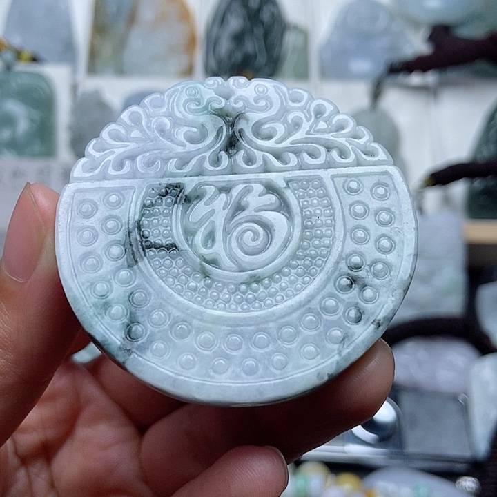 翡翠吊坠(不含链)未镶嵌翡翠^_^