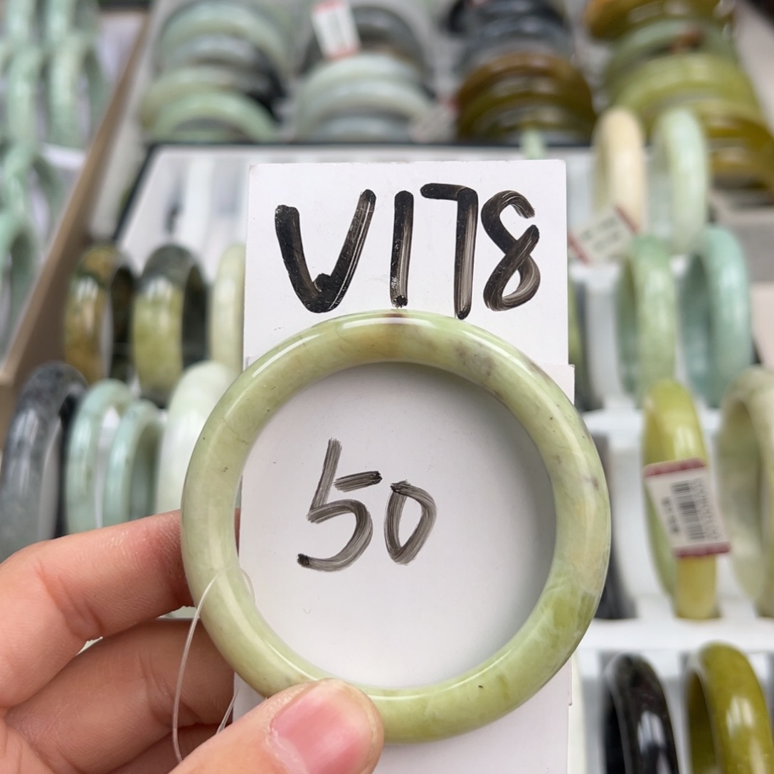 岫玉手镯未镶嵌天然岫玉微瑕