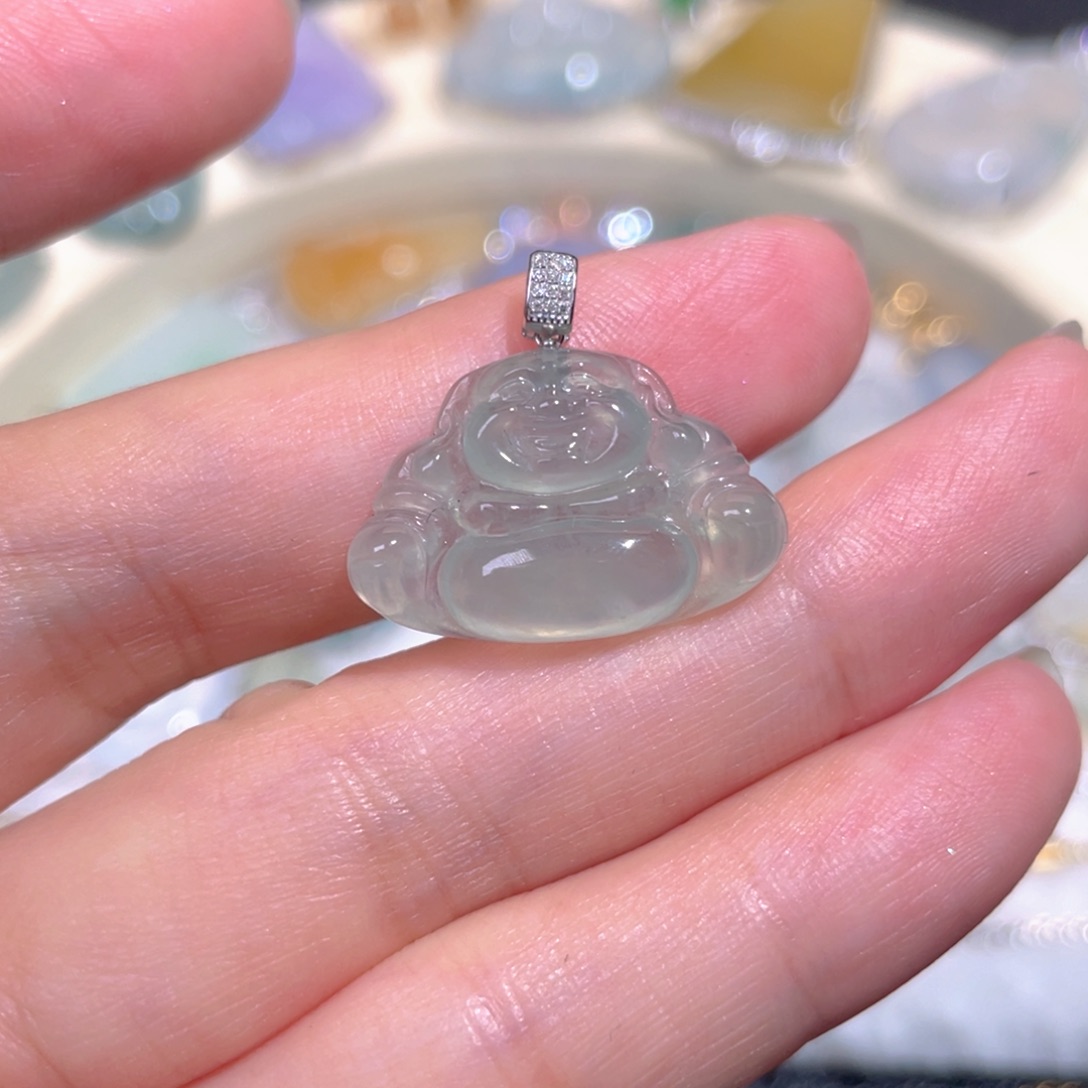 翡翠18K金镶嵌颈饰翡翠