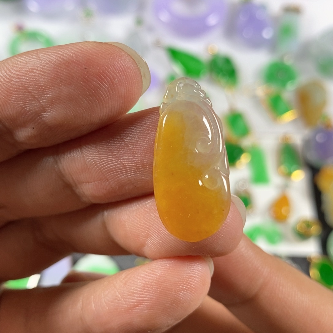 翡翠颈饰未镶嵌翡翠