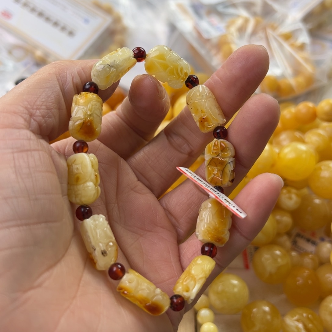 琥珀珠宝奇石未镶嵌