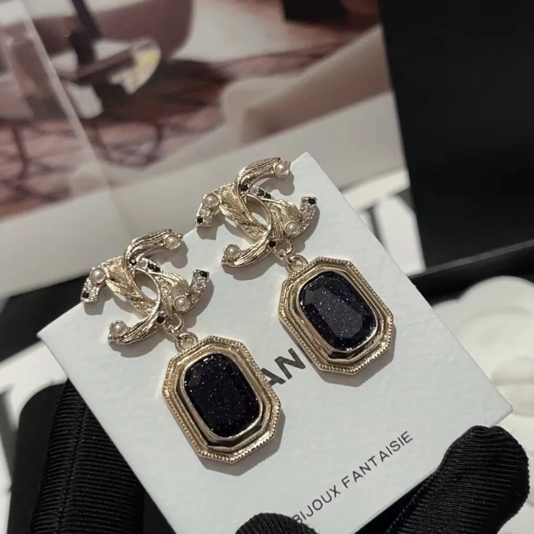 未使用 Chanel/香奈儿 耳环方糖黑色琉璃精致时尚