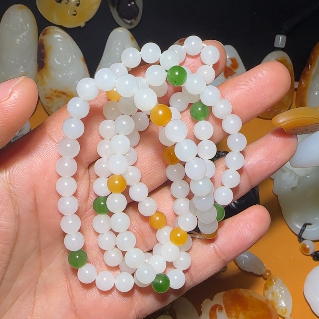 和田玉颈饰未镶嵌