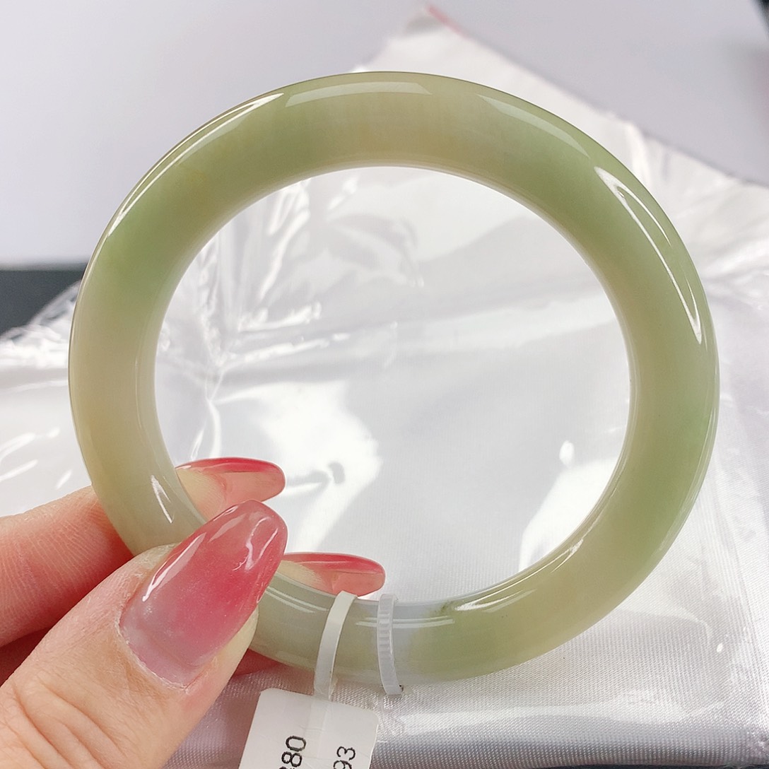 翡翠手镯未镶嵌翡翠593