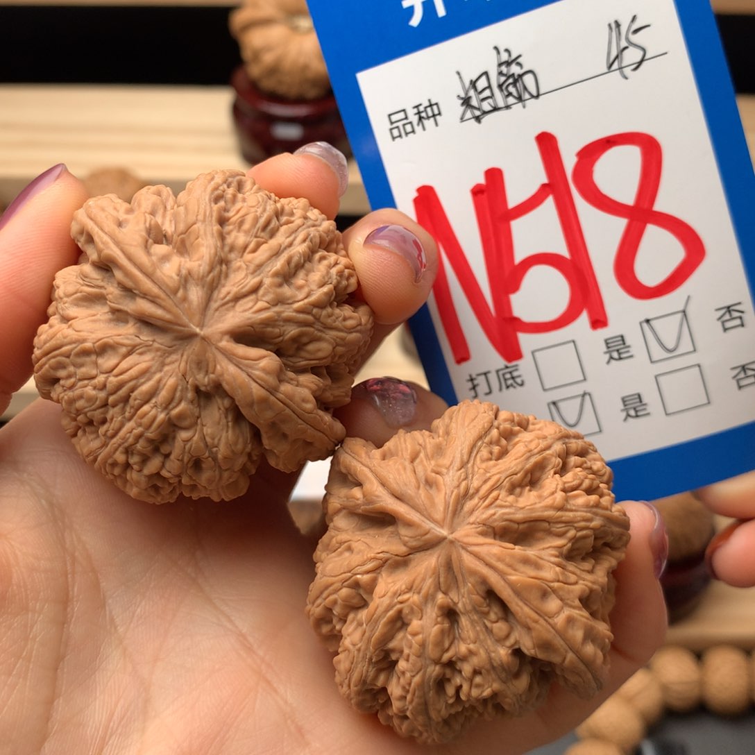 文玩核桃把件斑*粗筋