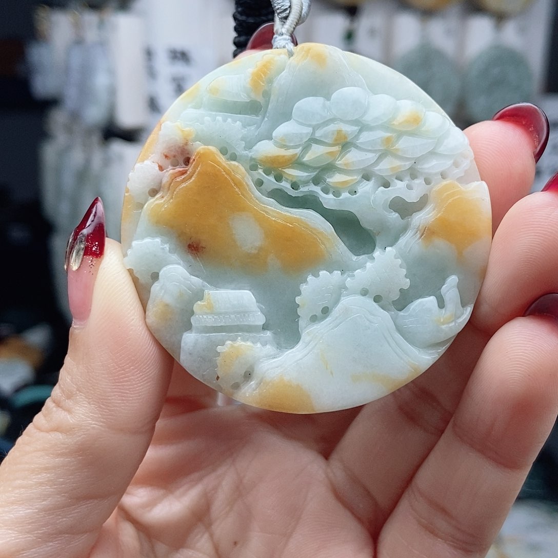 翡翠颈饰未镶嵌翡翠