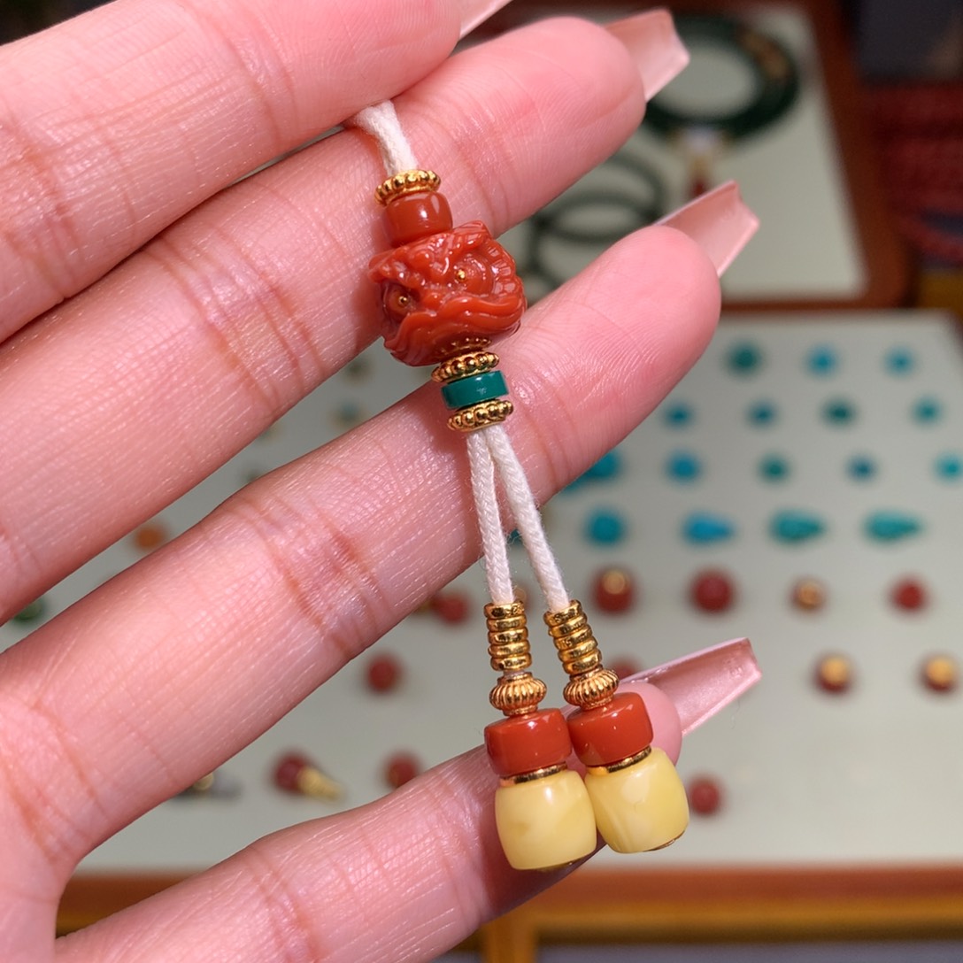 南红玛瑙颈饰未镶嵌