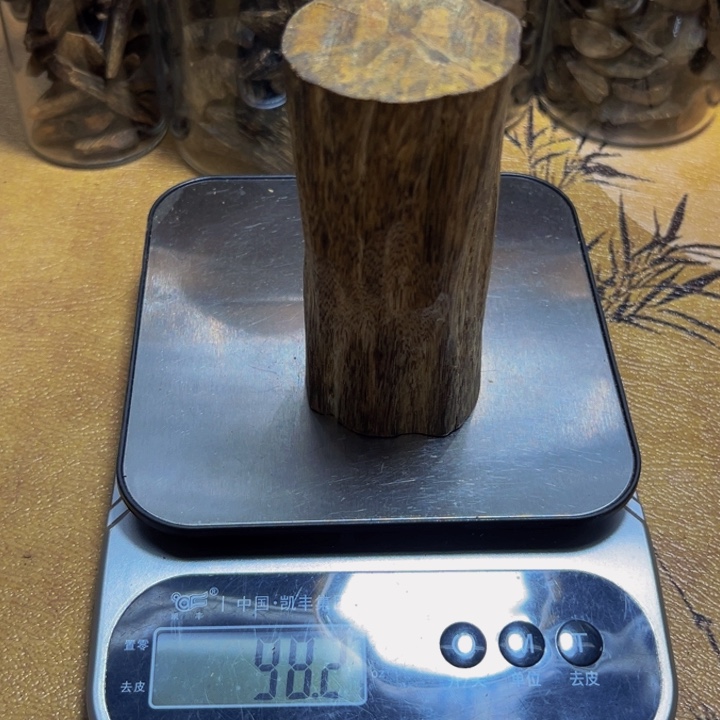 雨***R沉香碎屑沉香老料实心