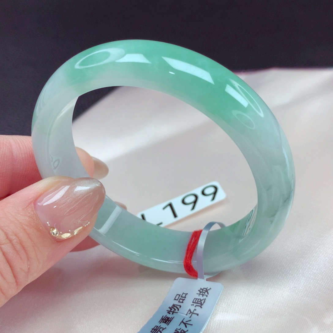 翡翠手镯未镶嵌手镯88