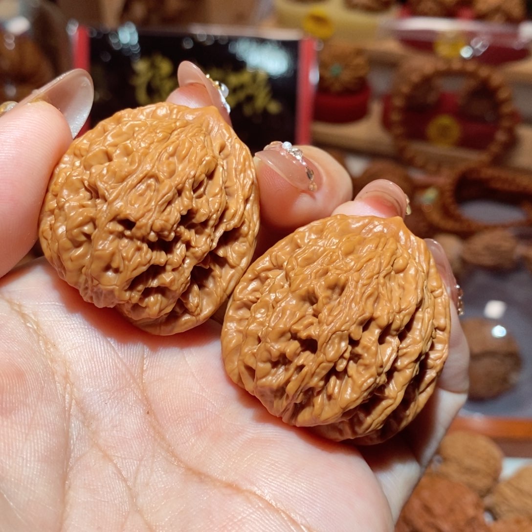 文玩核桃把件38尺全品虎头