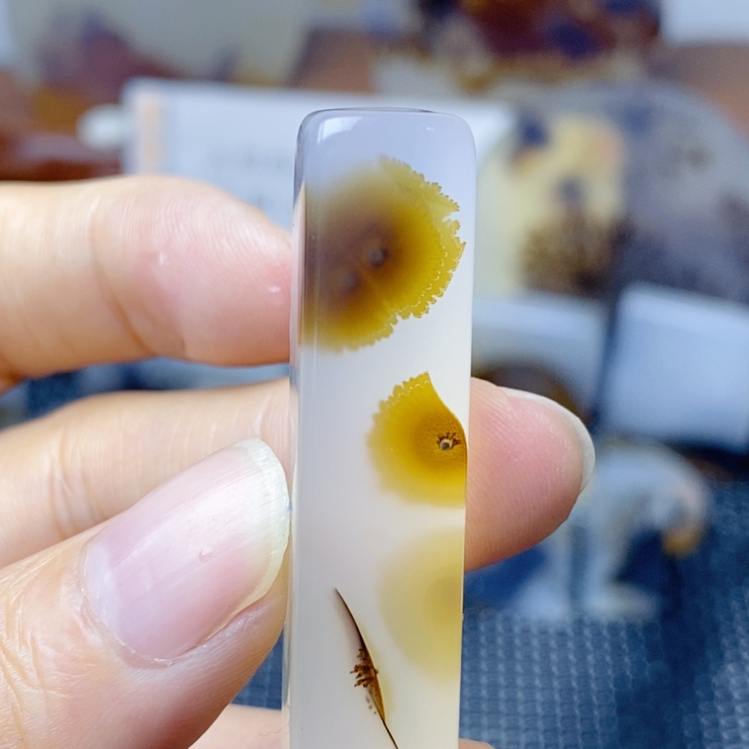 玛瑙/玉髓未镶嵌珠宝奇石