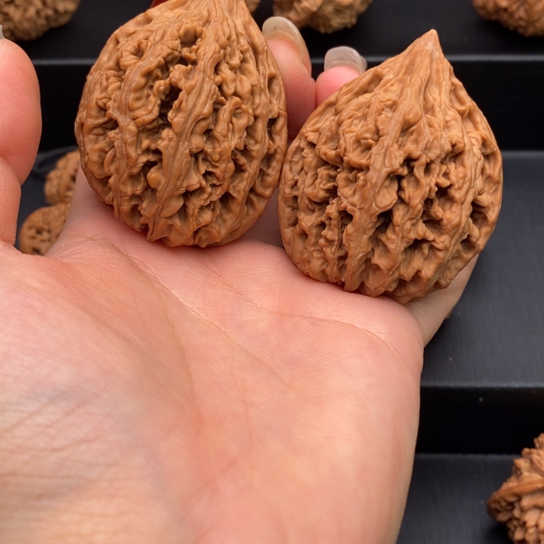 文玩核桃吊坠秦岭九龙筋43+