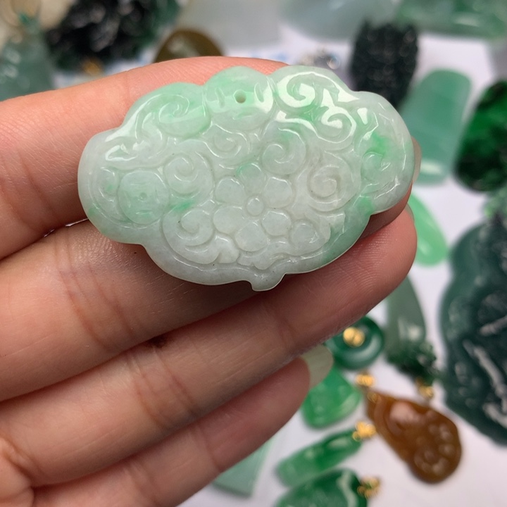 翡翠未镶嵌颈饰翡翠