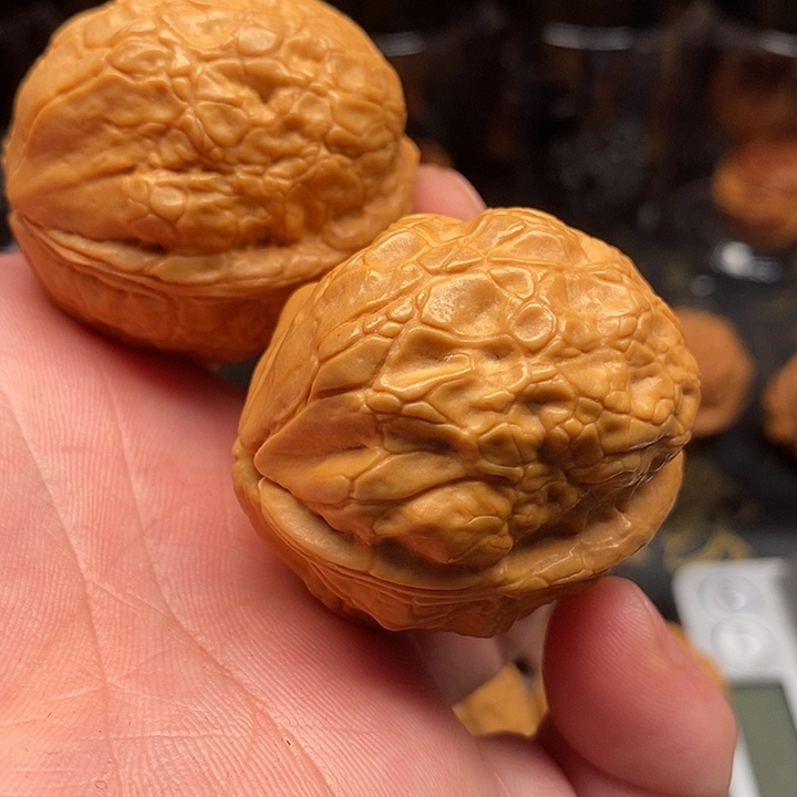 文玩核桃把件玲珑金蝉43