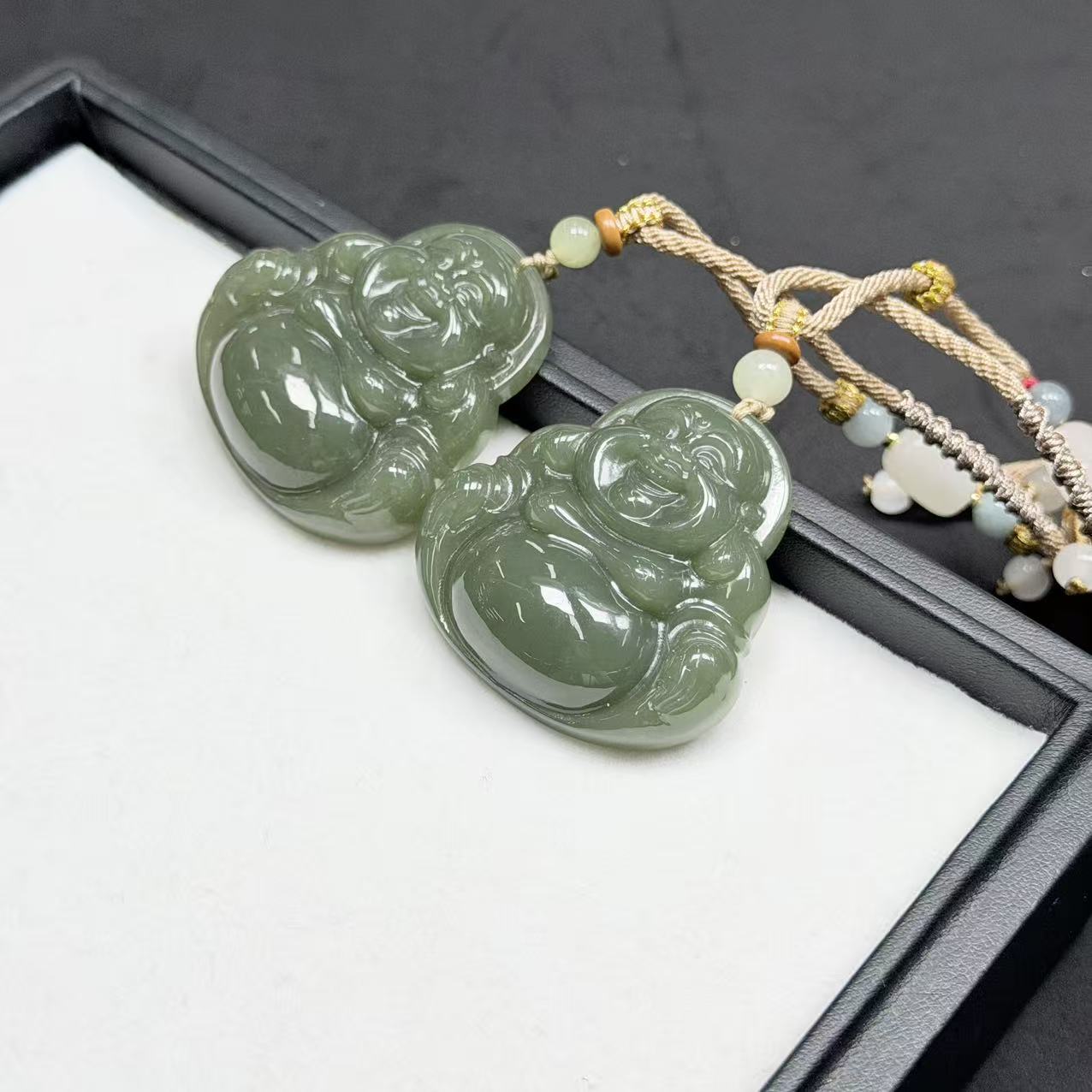 【睿泽赏宝】和田玉佛公绑绳吊坠有瑕/多样性发一44*11KS0040425