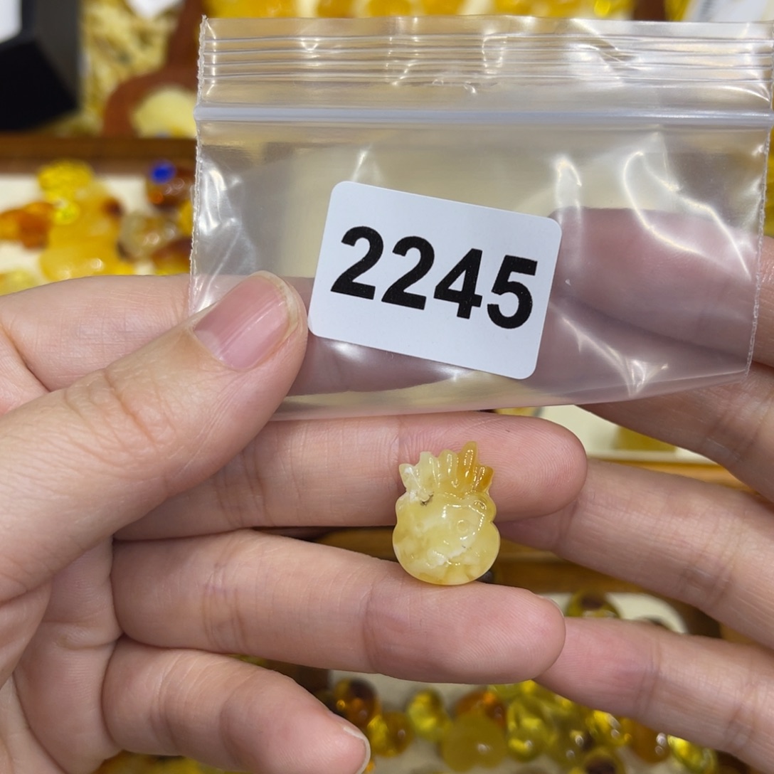 琥珀珠宝奇石未镶嵌