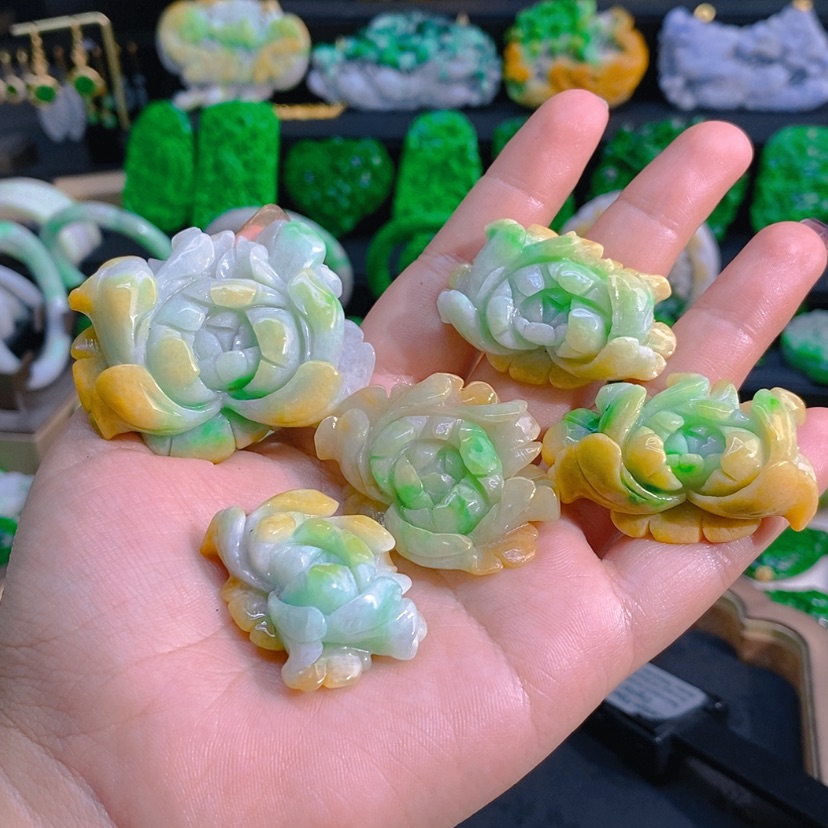 【闪购商品】翡翠颈饰未镶嵌黄绿翡单个花朵