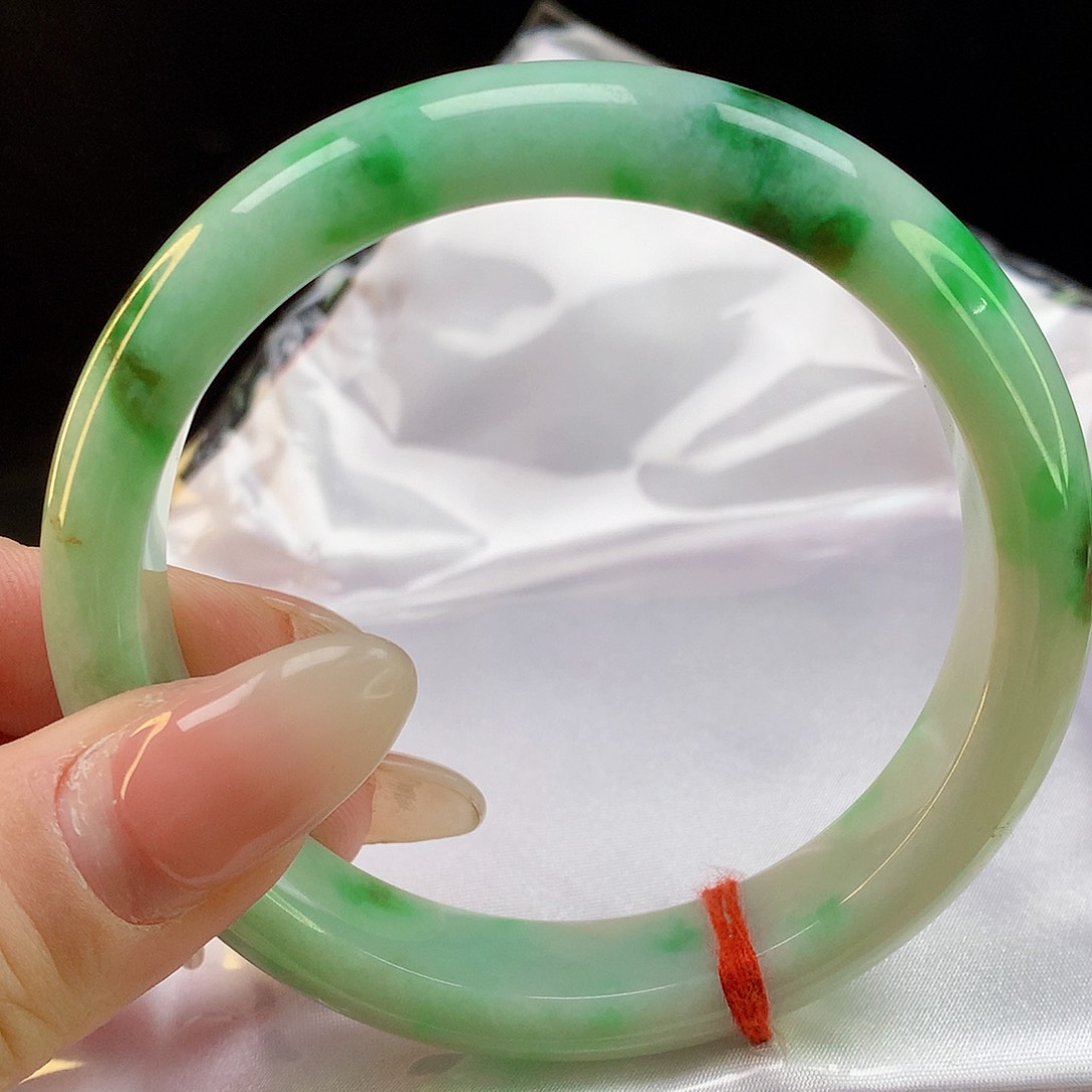 翡翠手镯未镶嵌天然翡翠1154