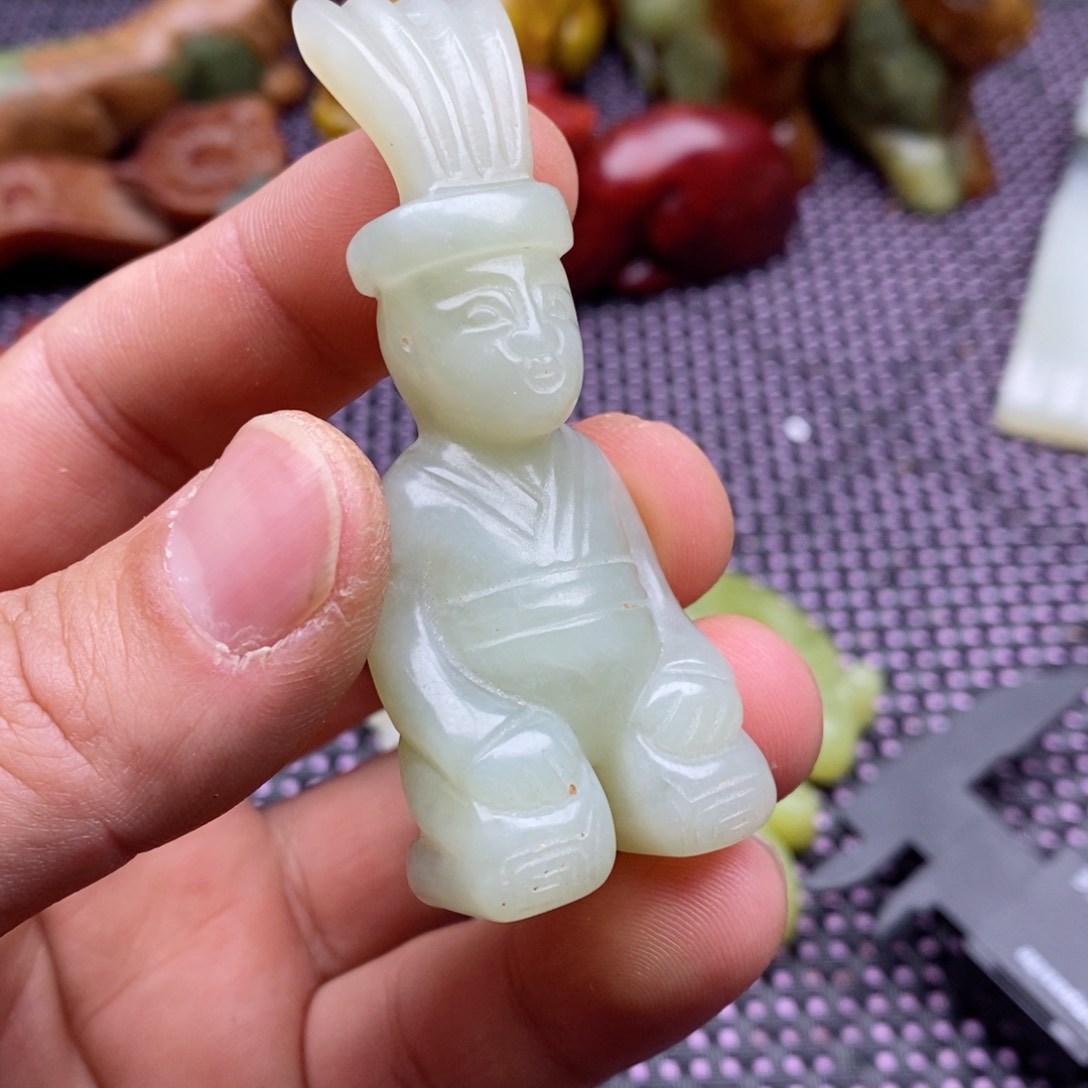 蛇纹石玉颈饰未镶嵌
