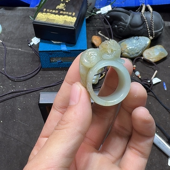 未镶嵌和田玉（糖玉）车挂