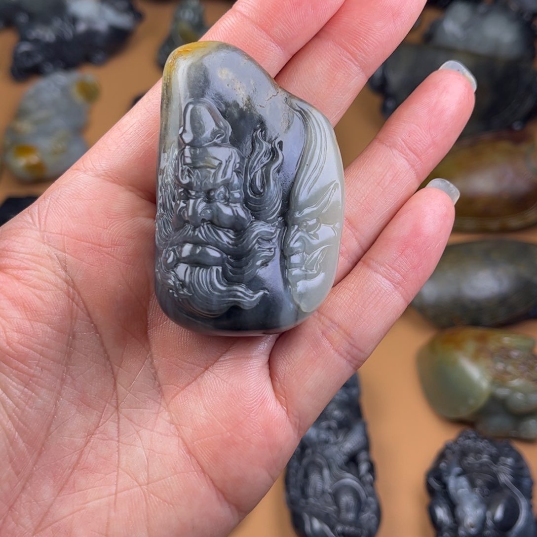 和田玉颈饰未镶嵌彈**絃