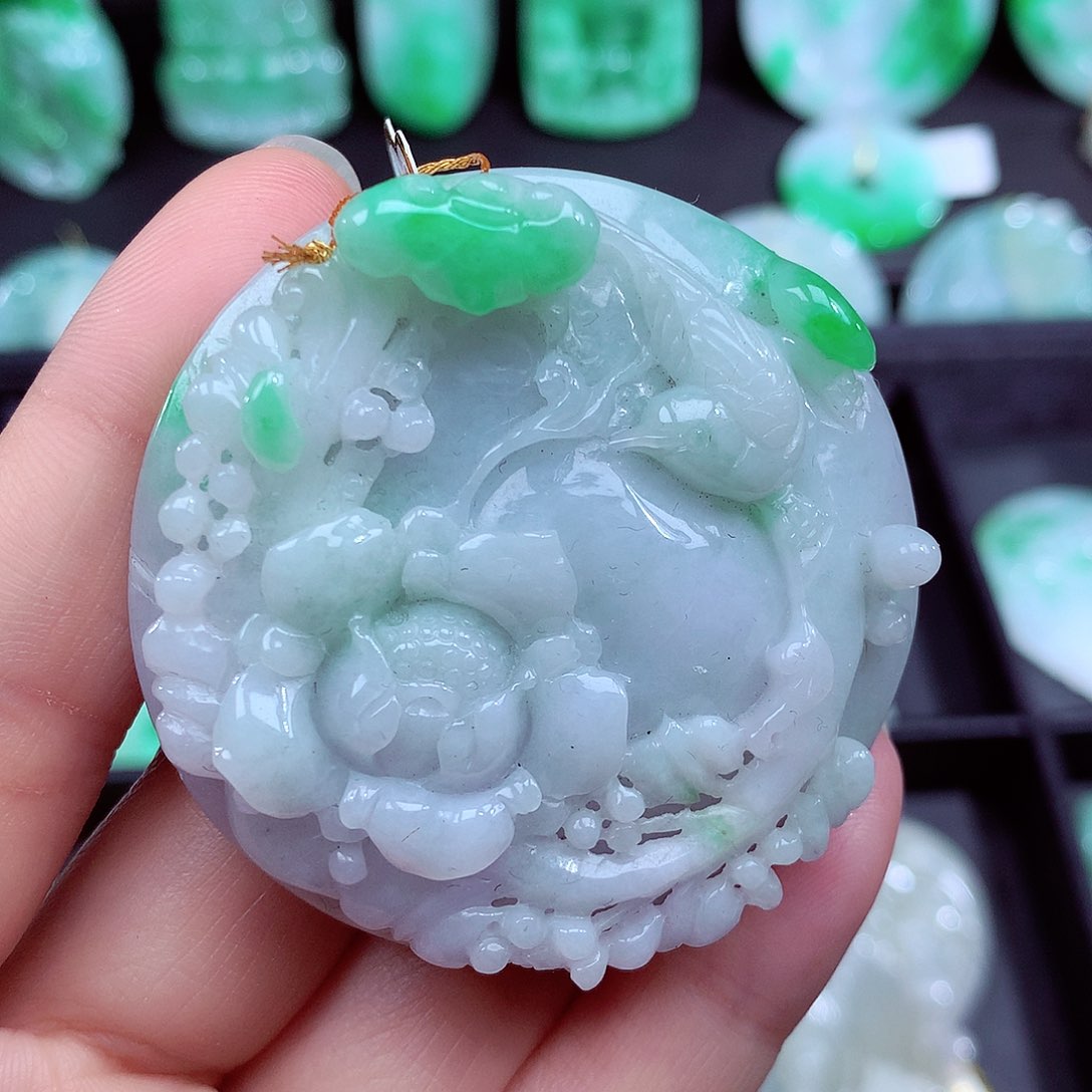 翡翠颈饰未镶嵌翡翠吊坠