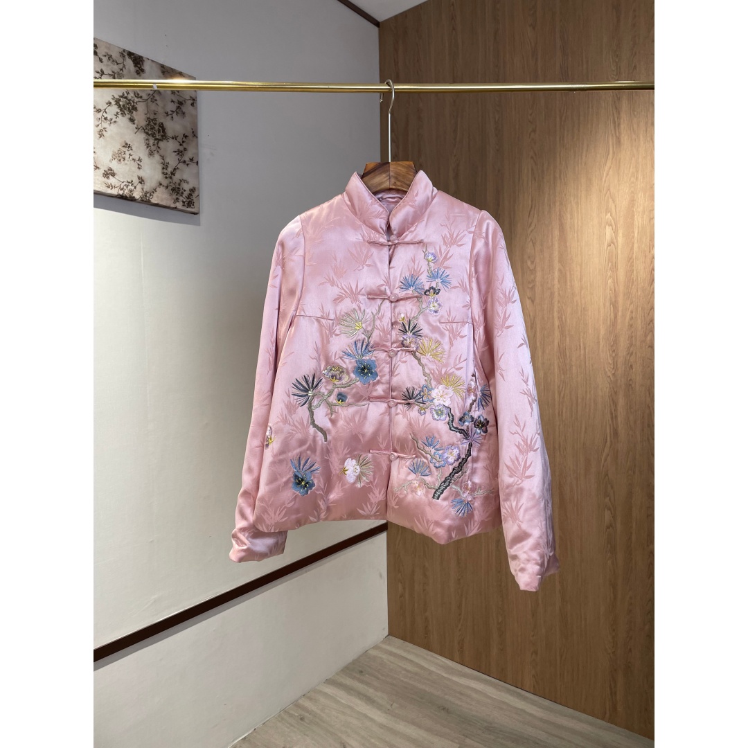 重磅绣花短款羽绒服12066