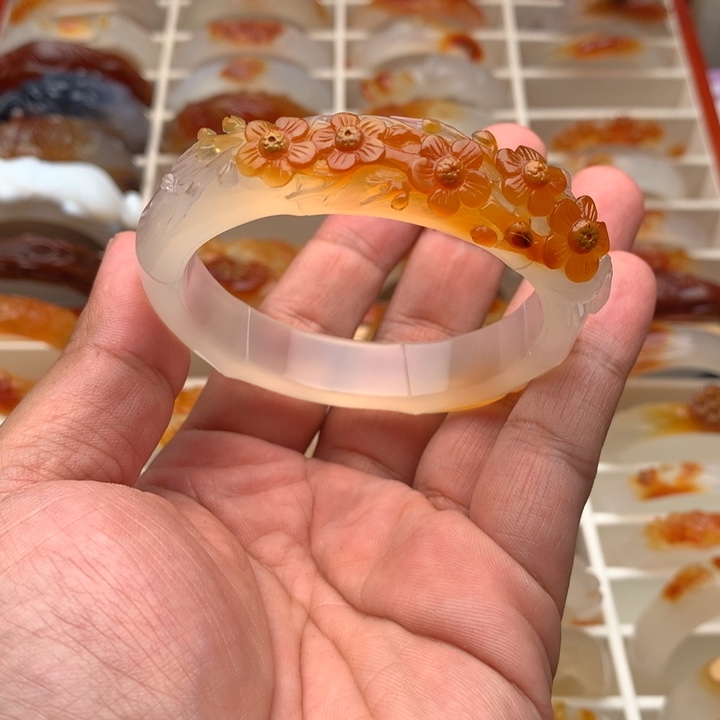 玛瑙/玉髓未镶嵌手镯57圈口