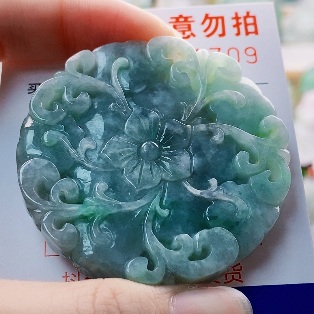 吊坠(不含链)未镶嵌翡翠