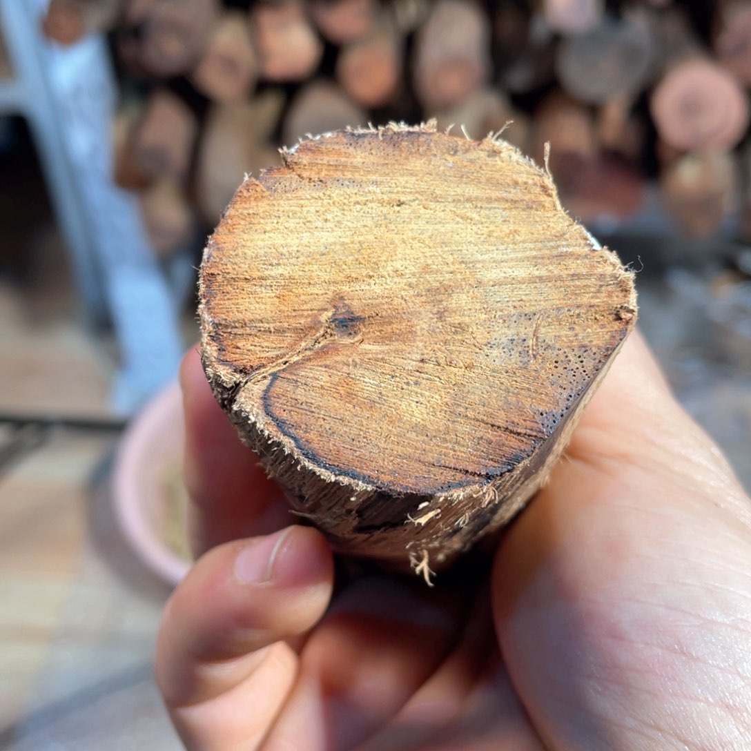 藤类浮*降真香白油金丝蜜结810克