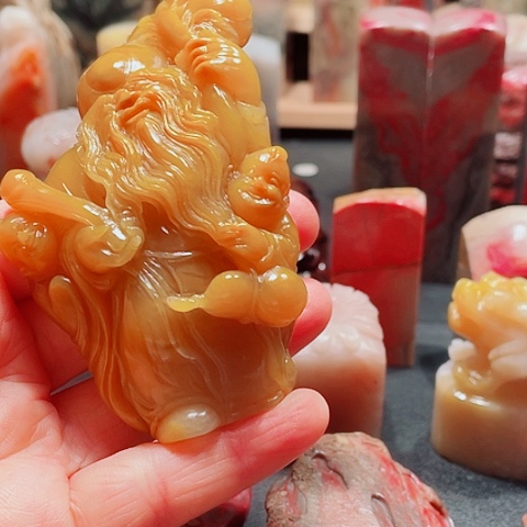 老挝石老性精品田黄摆件