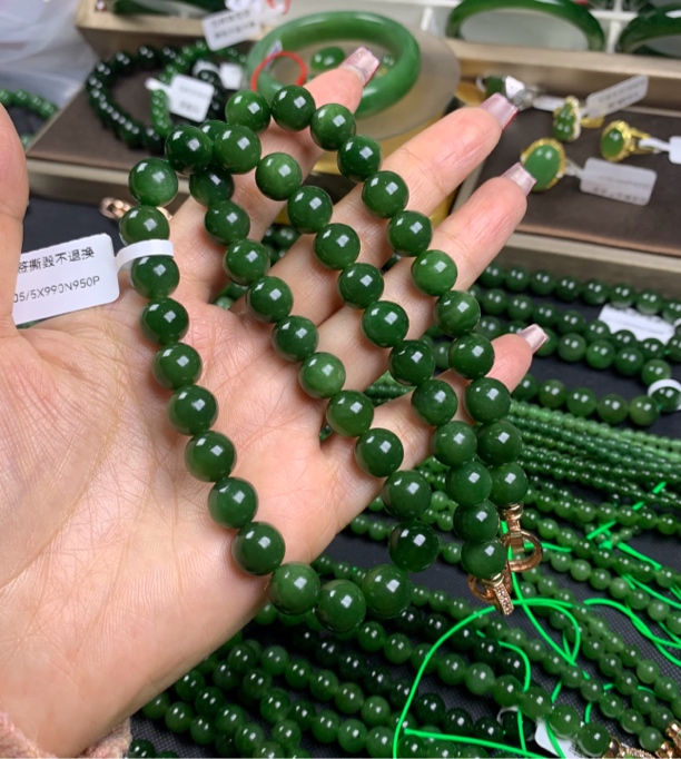 和田玉碧玉项链菠菜绿10mm 