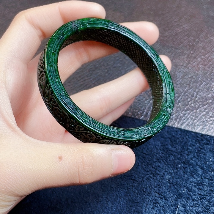 翡翠未镶嵌颈饰多样性55