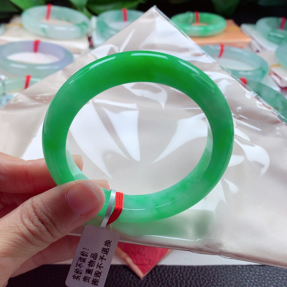 翡翠手镯未镶嵌55.2满绿飘正阳绿色标级毕业A