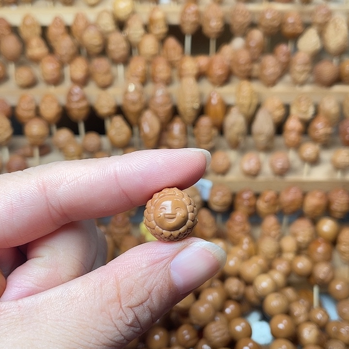 有***！橄榄核吊坠向日葵