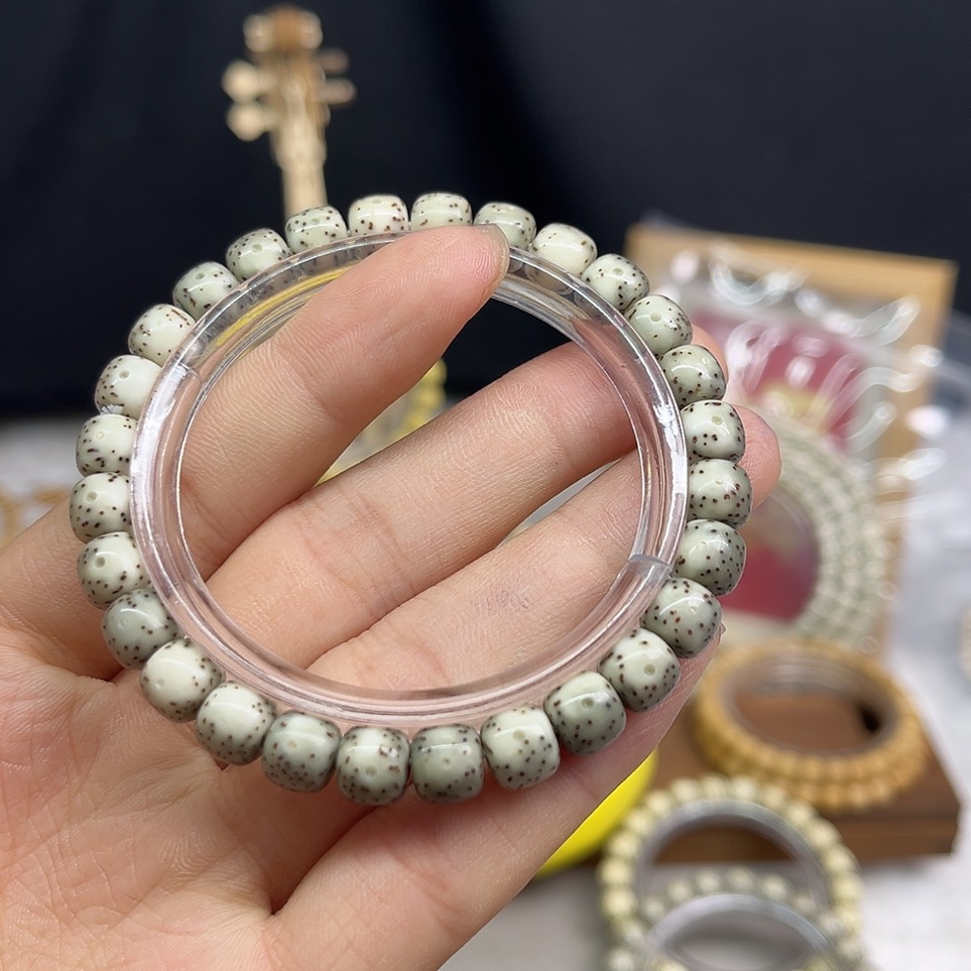 吊坠星月菩提87通体小绿背开播福利3