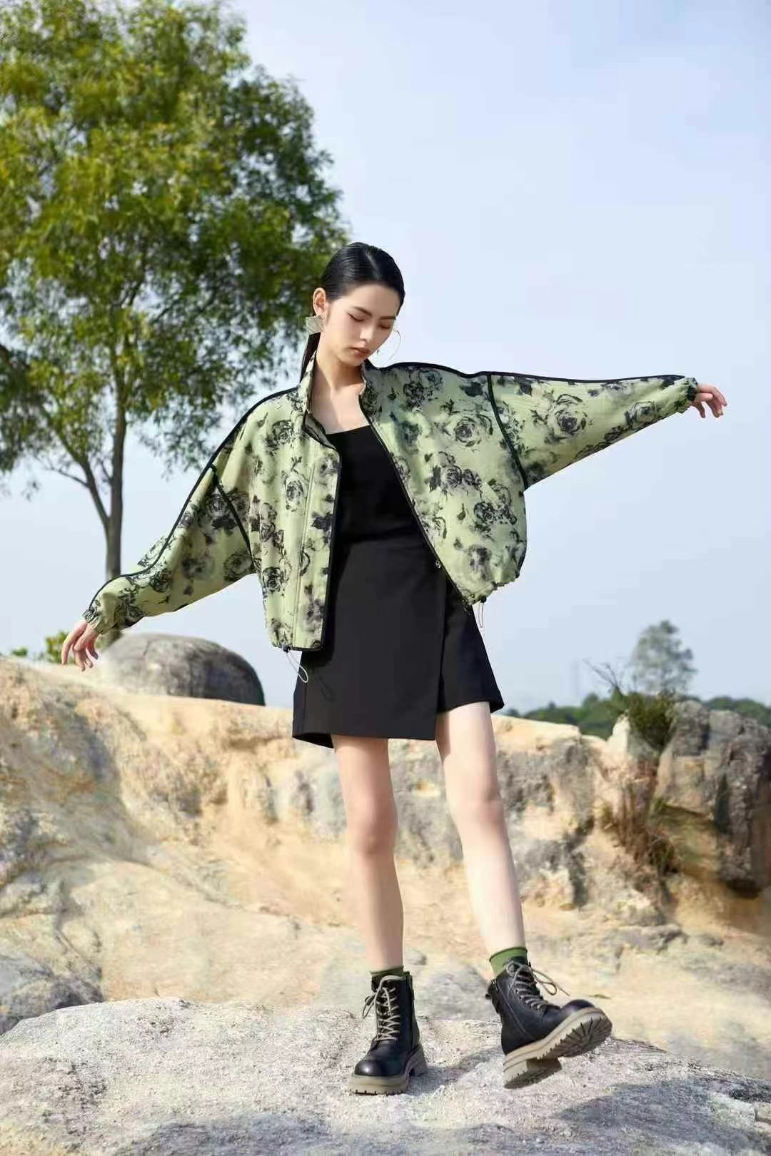 高端女装品牌撤回时尚百搭