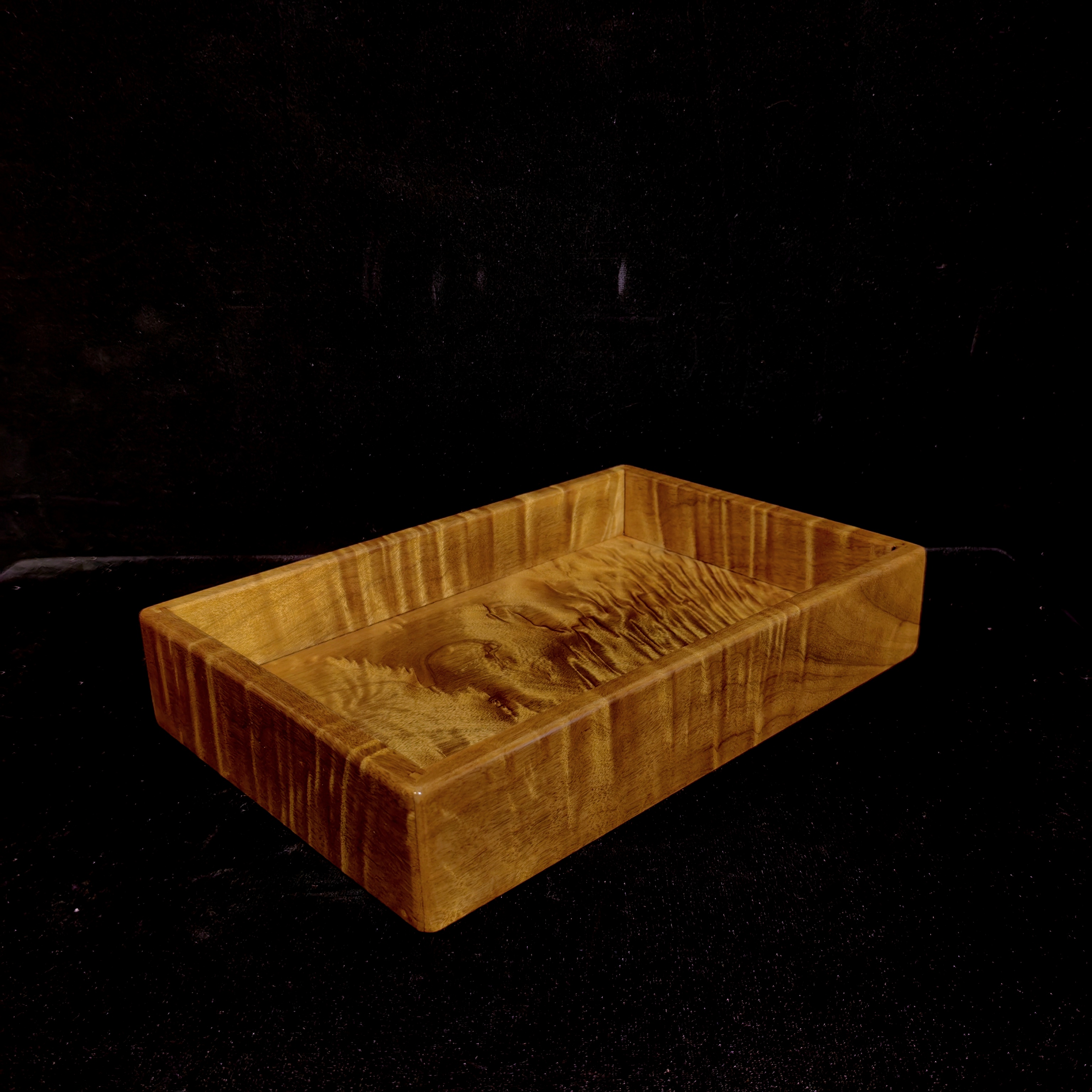 小叶桢楠金丝楠木文承盘，产品以直播间实物为准。