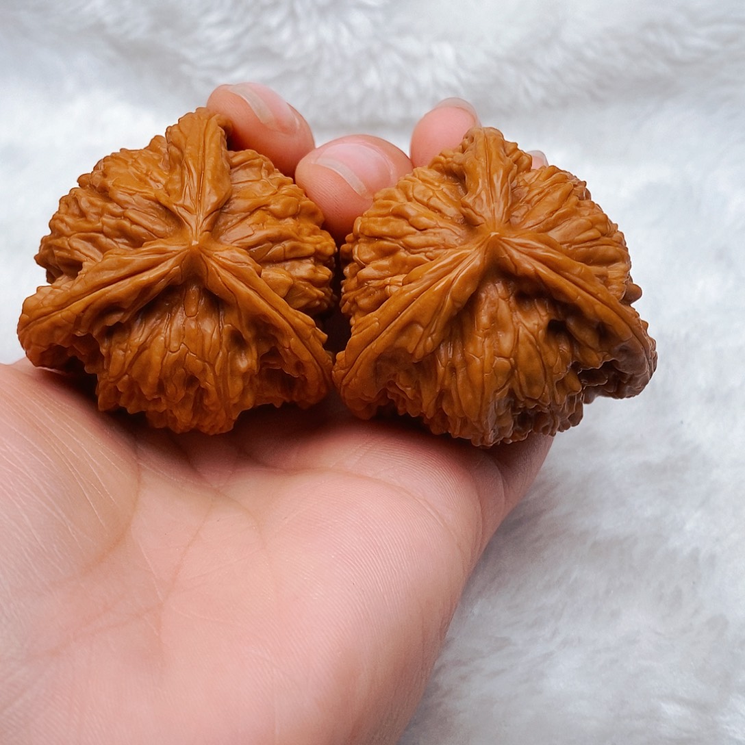 秋***浓文玩核桃吊坠三棱