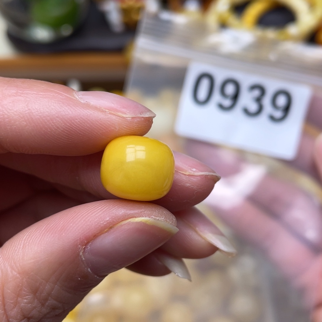 蜜蜡珠宝奇石未镶嵌俏色12.7