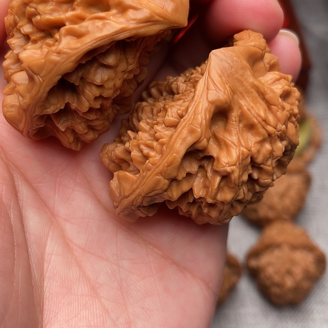 文玩核桃把件龙顶蛇头49全品