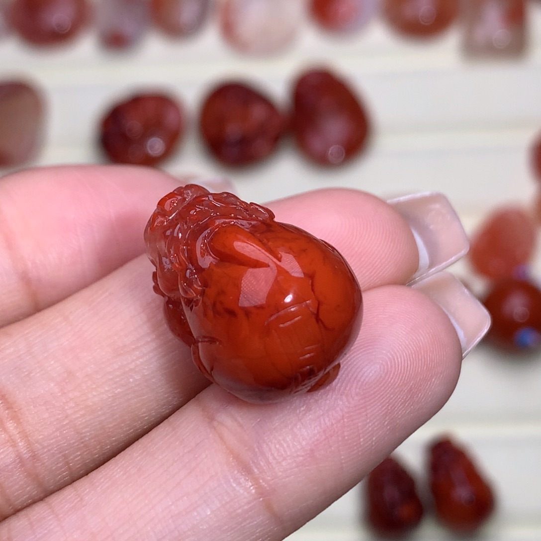 邓***旋南红玛瑙未镶嵌珠宝半成品火焰貔貅