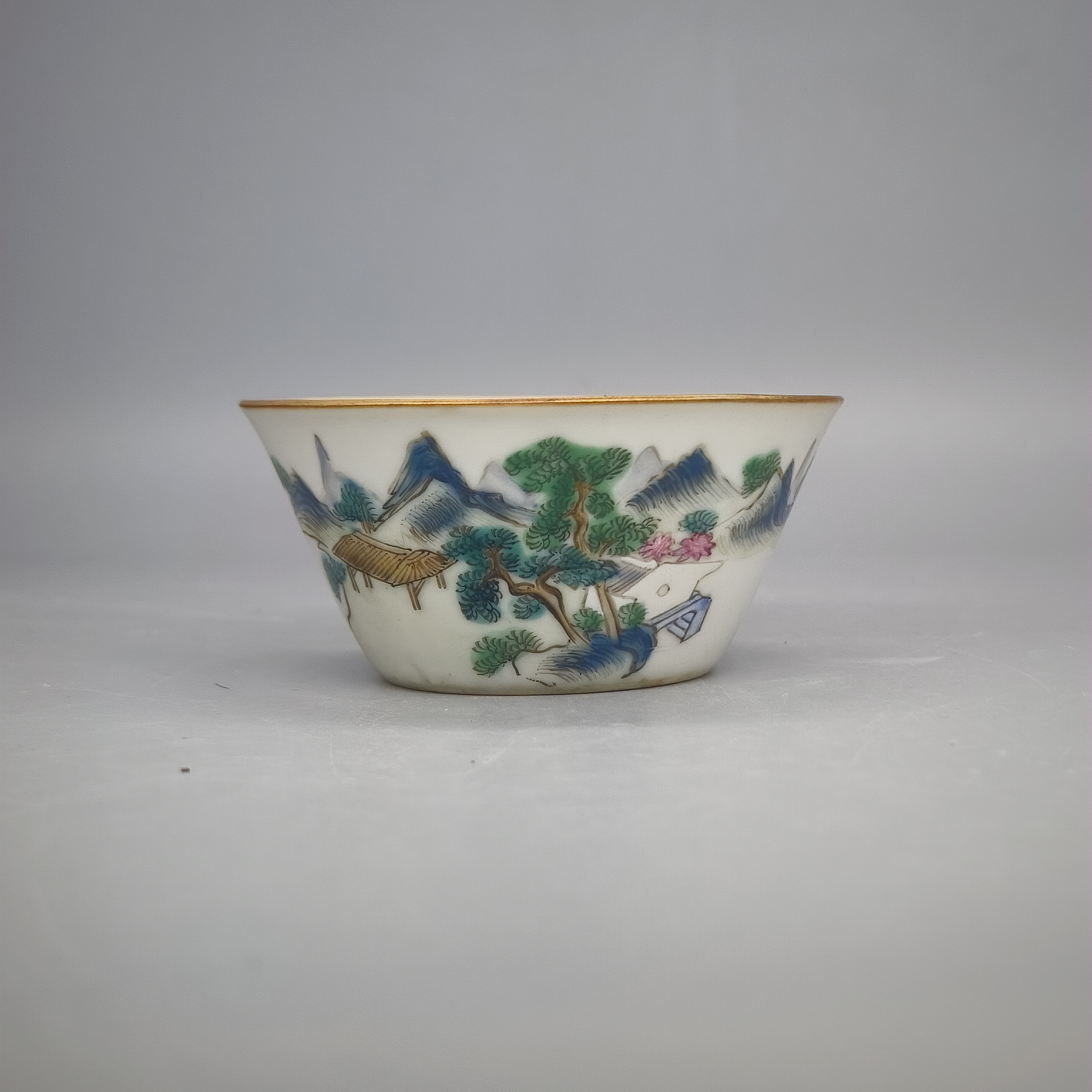 52412057*清乾隆粉彩山水纹马蹄杯/瓷器五/江苏省文物总店