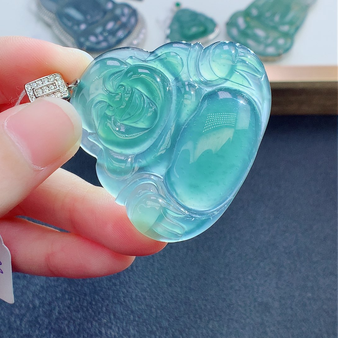 翡翠颈饰未镶嵌翡翠