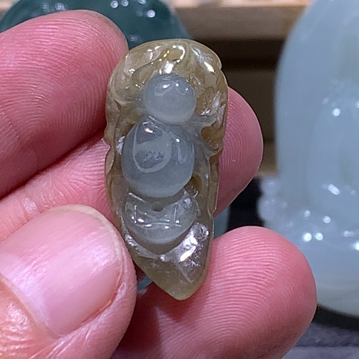 翡翠未镶嵌颈饰/炸/知足常乐