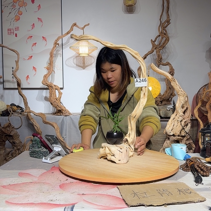 无***畏杜鹃根和杜鹃叶都很好看