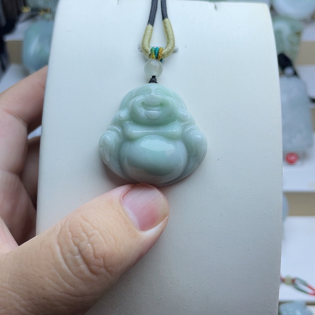 翡翠未镶嵌颈饰佛公