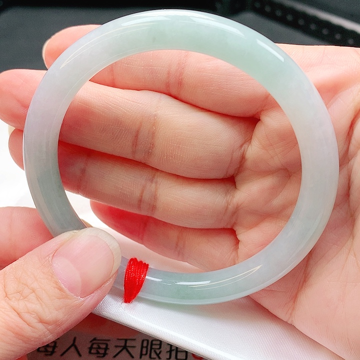 翡翠手镯未镶嵌圆条60